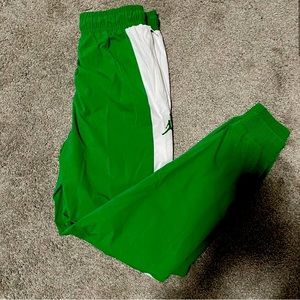 Men’s Jordan woven joggers size small